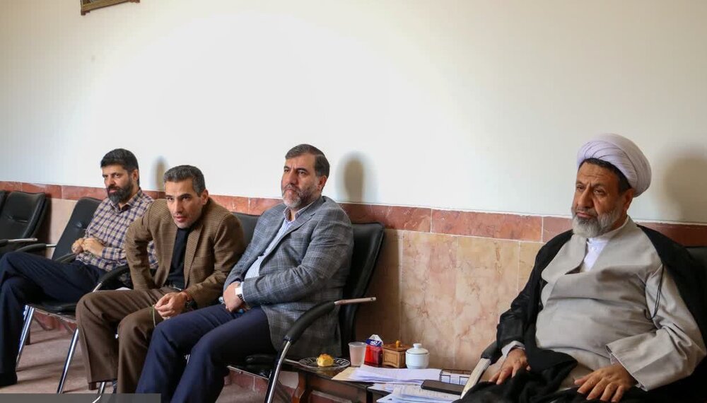 دیدار مدیران کرمانی با نماینده ولی فقیه در استان