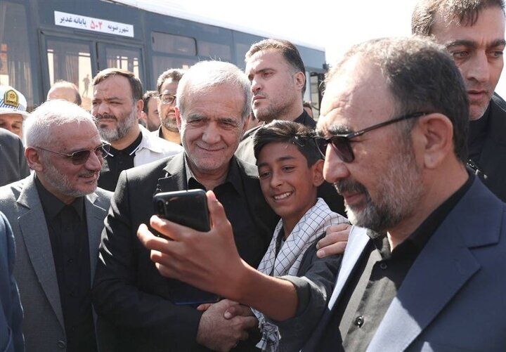 اولین سفر رئیسجمهور به مشهد اولین سفر رئیسجمهور به مشهد