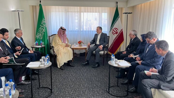 دیدار «عراقچی» با وزرای خارجه، لبنان، عربستان و بلغارستان دیدار «عراقچی» با وزرای خارجه، لبنان، عربستان و بلغارستان