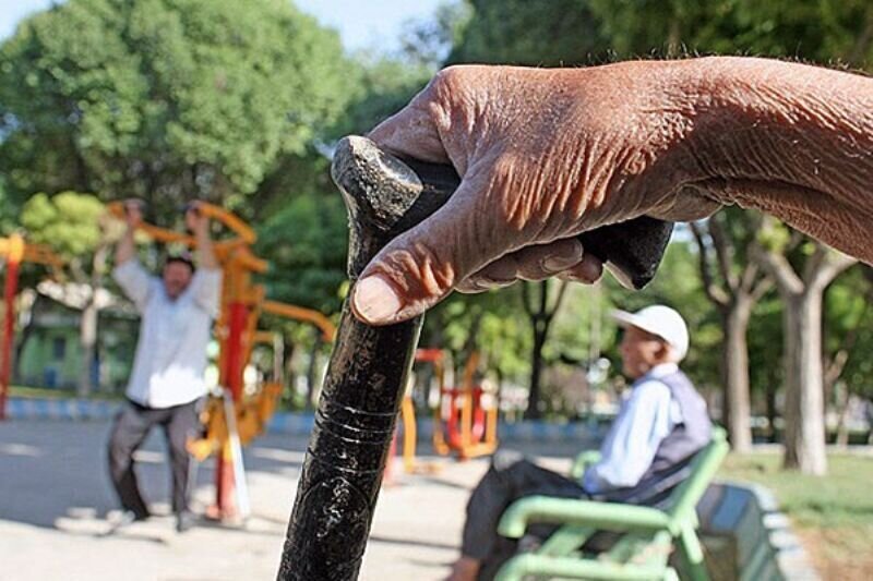 بسته خدمتی ویژه سالمندان (بازنشستگان) تدوین شده و در انتظار تامین منابع بیمهای است بسته خدمتی ویژه سالمندان (بازنشستگان) تدوین شده و در انتظار تامین منابع بیمهای است
