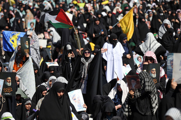 اقامه نماز جمعه به امامت رهبر معظم انقلاب اسلامی