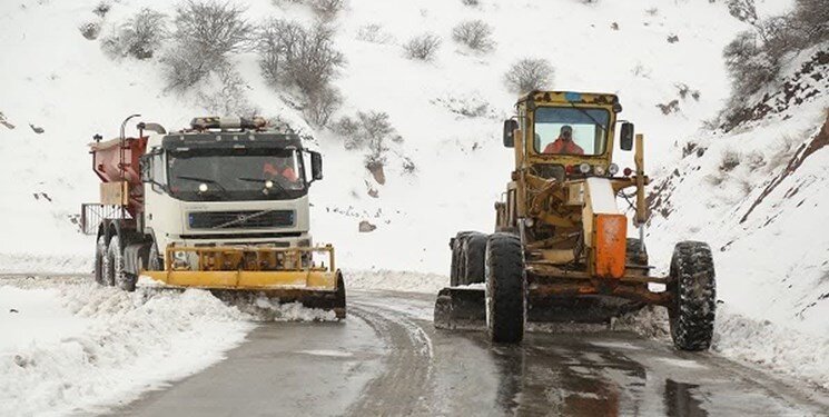 بیش از ۲ هزارکیلومتر محورهای مواصلاتی کردستان برفروبی شد