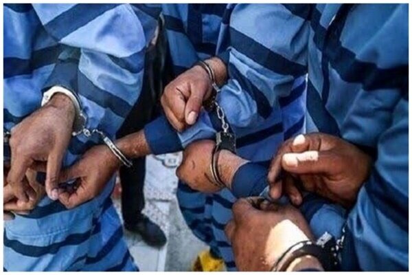 دستبند پلیس گنبد بر دستان 16 خرده فروش مواد مخدر دستبند پلیس گنبد بر دستان 16 خرده فروش مواد مخدر