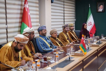 دیدار وزیر امور خارجه عمان با رئیس ستاد اجرایی فرمان امام