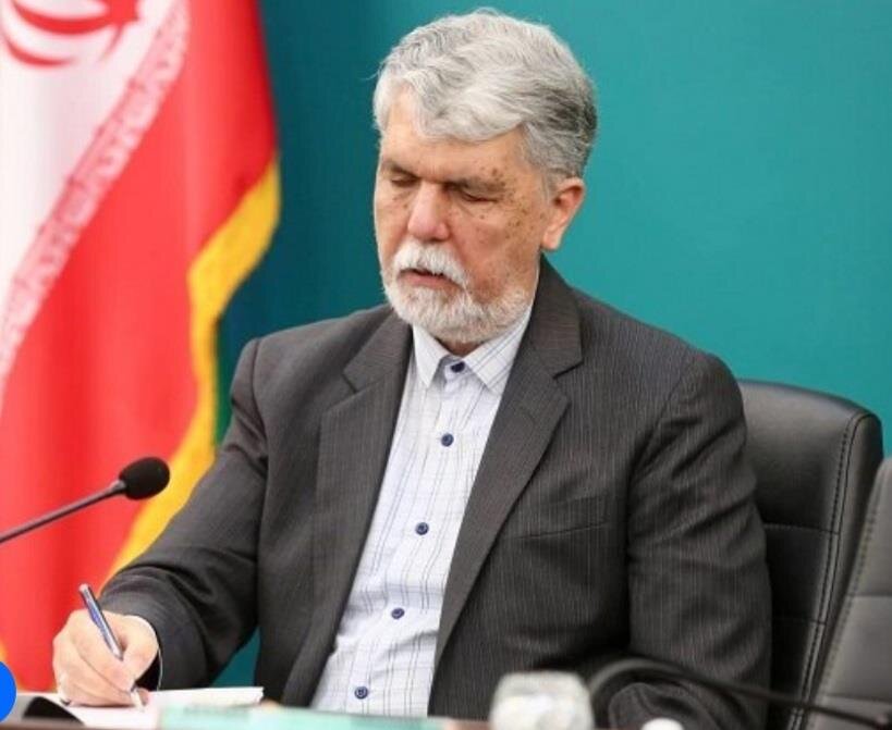 مسیحیان در ایران همواره دوشادوش دیگر اقوام و ادیان، پیکرهای واحد از وحدت و همبستگی را شکل دادهاند مسیحیان در ایران همواره دوشادوش دیگر اقوام و ادیان، پیکرهای واحد از وحدت و همبستگی را شکل دادهاند