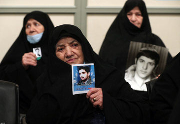 دیدار جمعی از خانواده‌های شهدای مدافع حرم و مقاومت بارهبرمعظم انقلاب