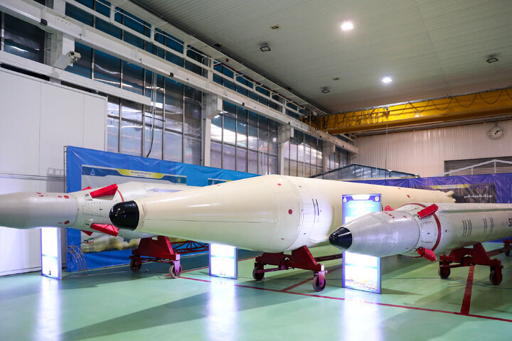 موشک بالستیک «اعتماد» رونمایی شد