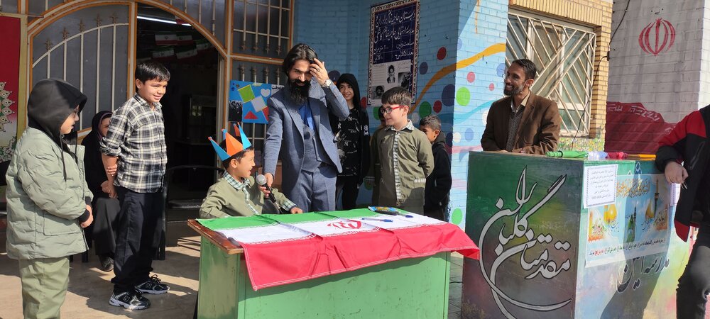 مشق امروز؛ چند خط میهندوستی