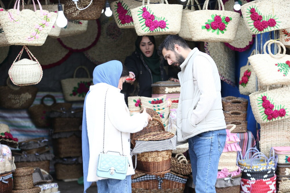 گزارش تصویری حضور گردشگران نوروزی در منطقه آزاد انزلی