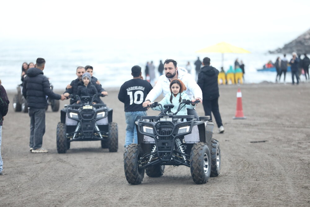 گزارش تصویری حضور گردشگران نوروزی در منطقه آزاد انزلی