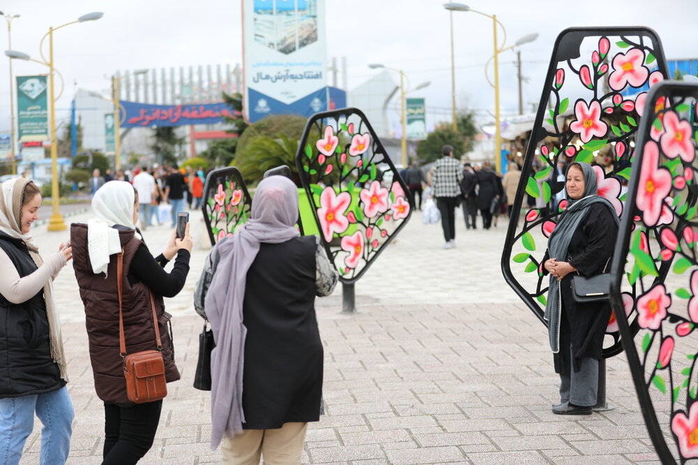 گزارش تصویری حضور گردشگران نوروزی در منطقه آزاد انزلی