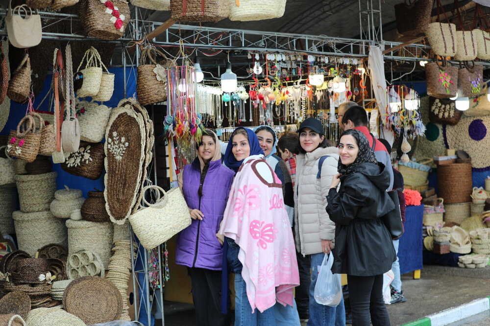 گزارش تصویری حضور گردشگران نوروزی در منطقه آزاد انزلی