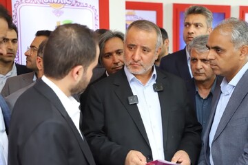 بازدید استاندار خراسان جنوبی از پاویون خوشه خشکبار استان در نمایشگاه اکسپو