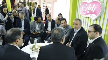 بازدید استاندار خراسان جنوبی از پاویون خوشه خشکبار استان در نمایشگاه اکسپو