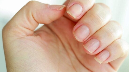 سلامت و رشد ناخن ها با سبزیجات برگ دار تیره