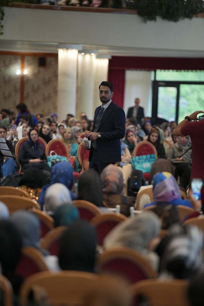 جشن روز جهانی ماما برگزار شد