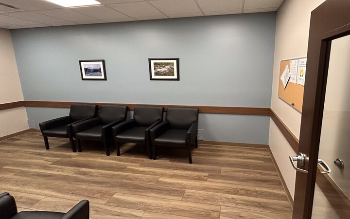 برای ترک کوکائین کلینیک بهتر است یا کمپ؟ بررسی کامل با آمار دقیق