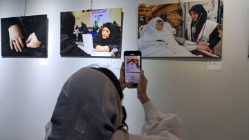 نمایشگاه گروهی عکس مادرانه