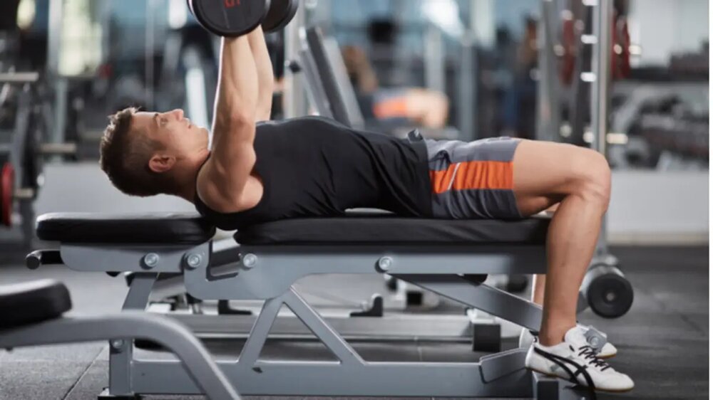 بهترین زاویه برای بالا سینه دمبل