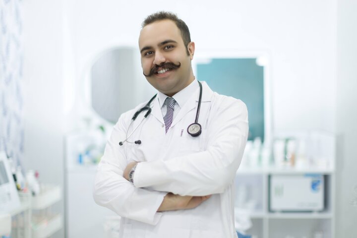 کلینیک زیبایی کرمانشاه؛ دکتر سعید قزلباش متخصص فیلر گونه، بوتاکس میگرن، ژل لب و لیفت صورت