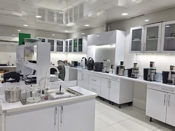 بازدید خبرنگاران لامِرد فارس از گروه تولید لوازم خانگی «فالکه»