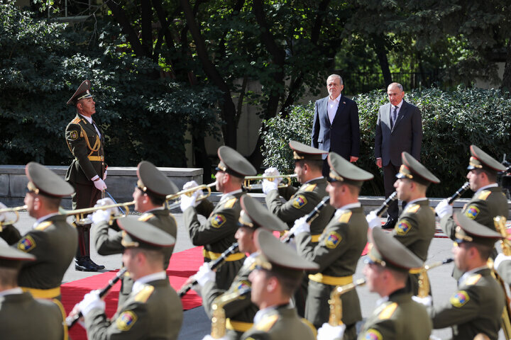 استقبال رسمی نیکول پاشینیان از مسعود پزشکیان