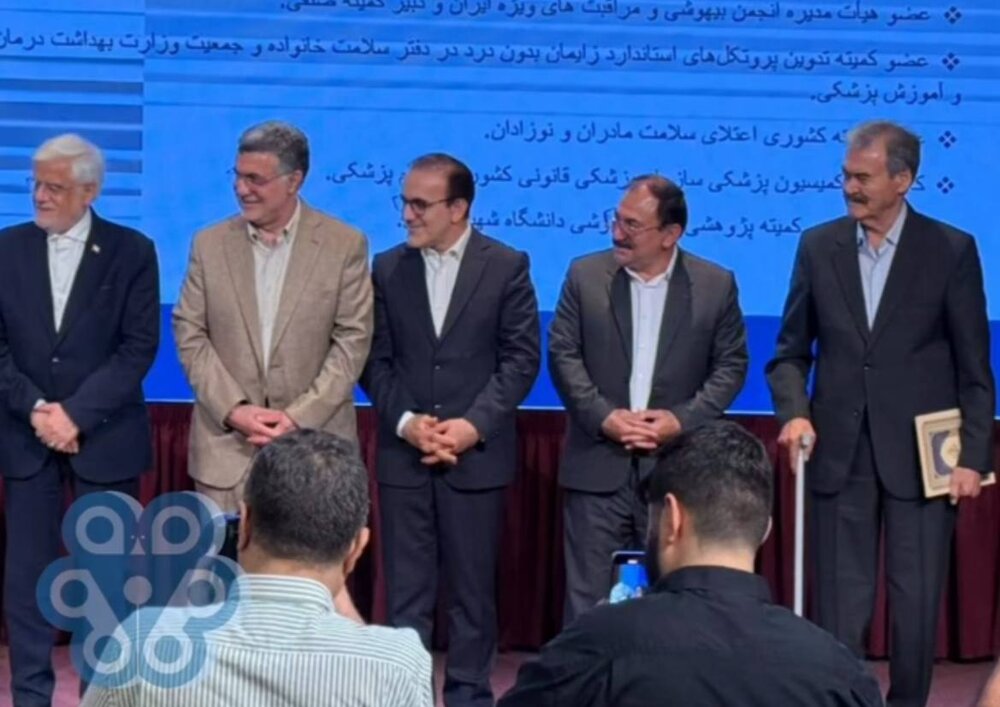 پزشک گیلانی در جمع پزشکان نمونه کشوری قرار گرفت پزشک گیلانی در جمع پزشکان نمونه کشوری قرار گرفت