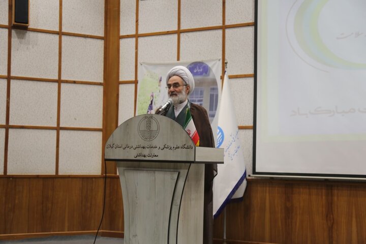 بیماری جسم از فقر مالی سهمگین‌تر است