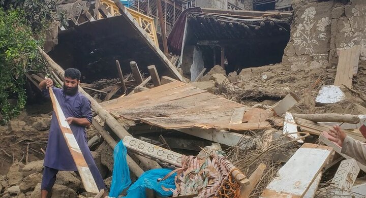 اعزام محموله  ۱۲ تنی هلال احمر گیلان برای یاری زلزله زدگان افغانستان