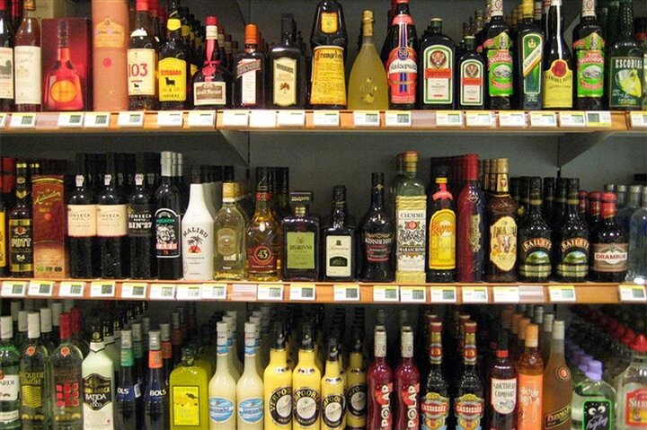 کشف نوشیدنی‌های بدون مجوز در فراشبند