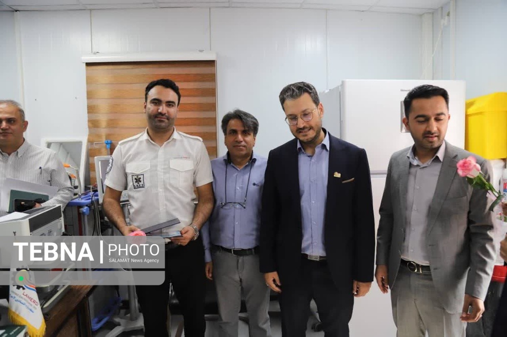 تجلیل از کادر درمان و اجرای برنامه غربالگری سلامت در منطقه ویژه اقتصادی لامرد