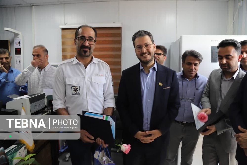 تجلیل از کادر درمان و اجرای برنامه غربالگری سلامت در منطقه ویژه اقتصادی لامرد