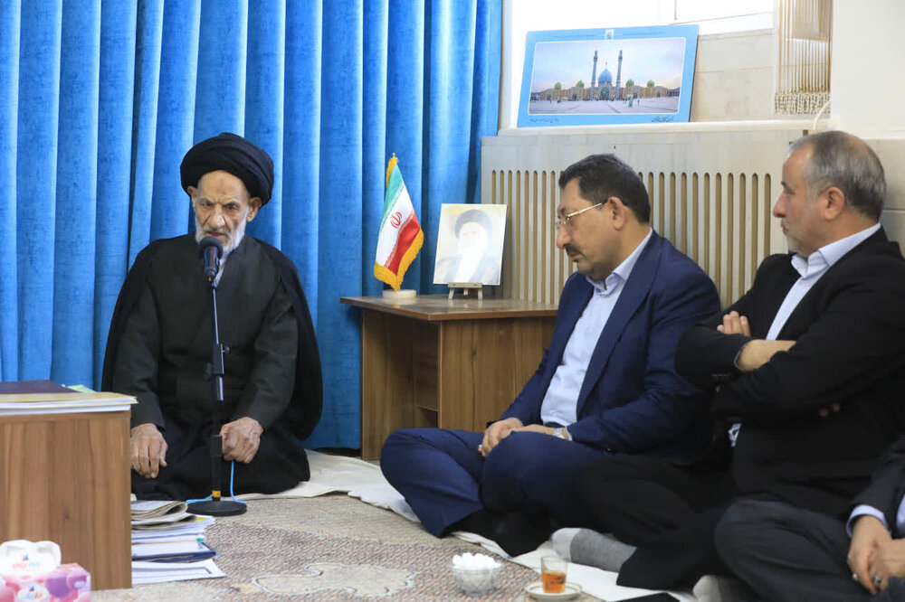 نماینده ولیفقیه در خراسان جنوبی: امروز جهان به دو جبهه تقسیم شده است / مسئولان سنگر مدیریت کشور را محکم نگه دارند نماینده ولیفقیه در خراسان جنوبی: امروز جهان به دو جبهه تقسیم شده است / مسئولان سنگر مدیریت کشور را محکم نگه دارند