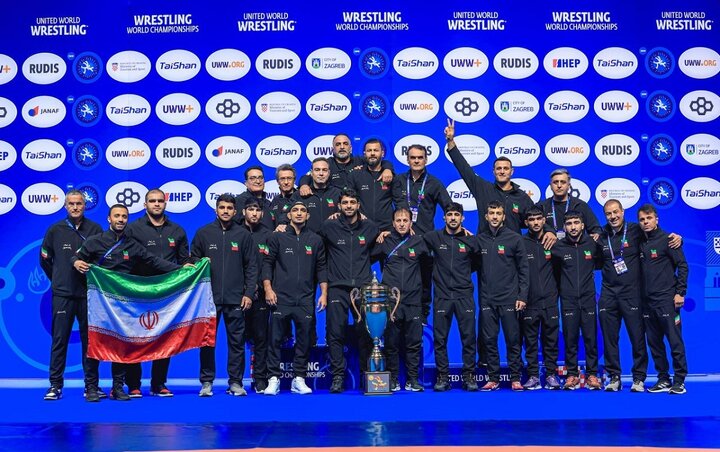 ساعت ورود کاوران تیم ملی کشتی فرنگی پس از تاریخسازی در مسابقات قهرمانی جهان