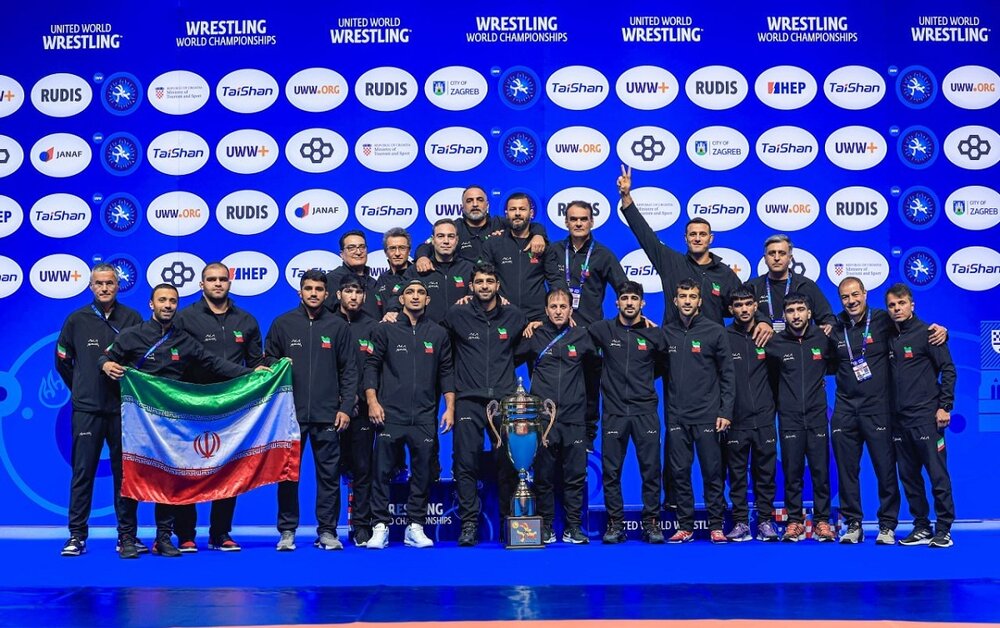 ساعت ورود کاوران تیم ملی کشتی فرنگی پس از تاریخسازی در مسابقات قهرمانی جهان