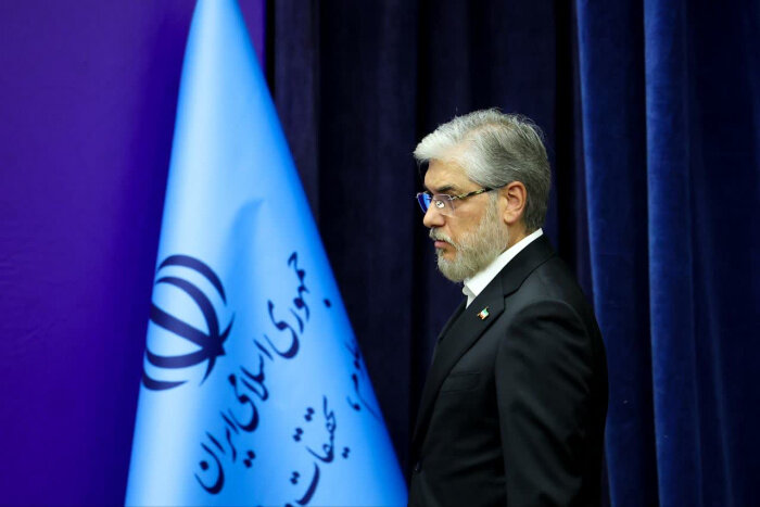 وزیر علوم در مجمع علم و فناوری برای جامعه(STS) سخنرانی می‌کند