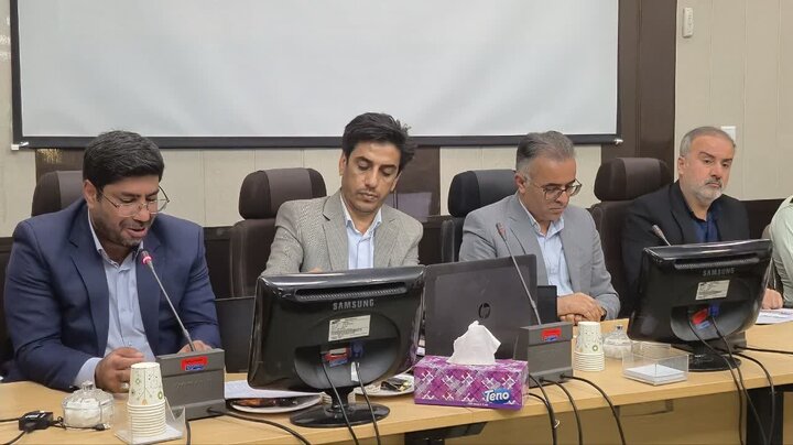 برگزاری نشست هم‌اندیشی فعالان میراث فرهنگی و دهیاران برای پاسداشت میراث فرهنگی در لامرد