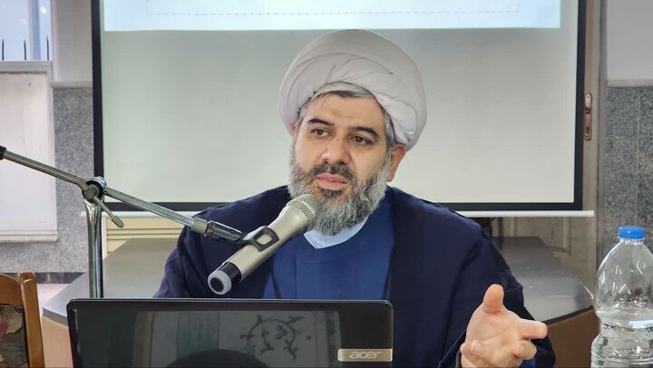 خط اصلی فاطمیه، تبیین “مقاومت وحدت‌آفرین” است/ شکل‌گیری وحدت جهانی در سایه تدابیر امام خامنه‌ای