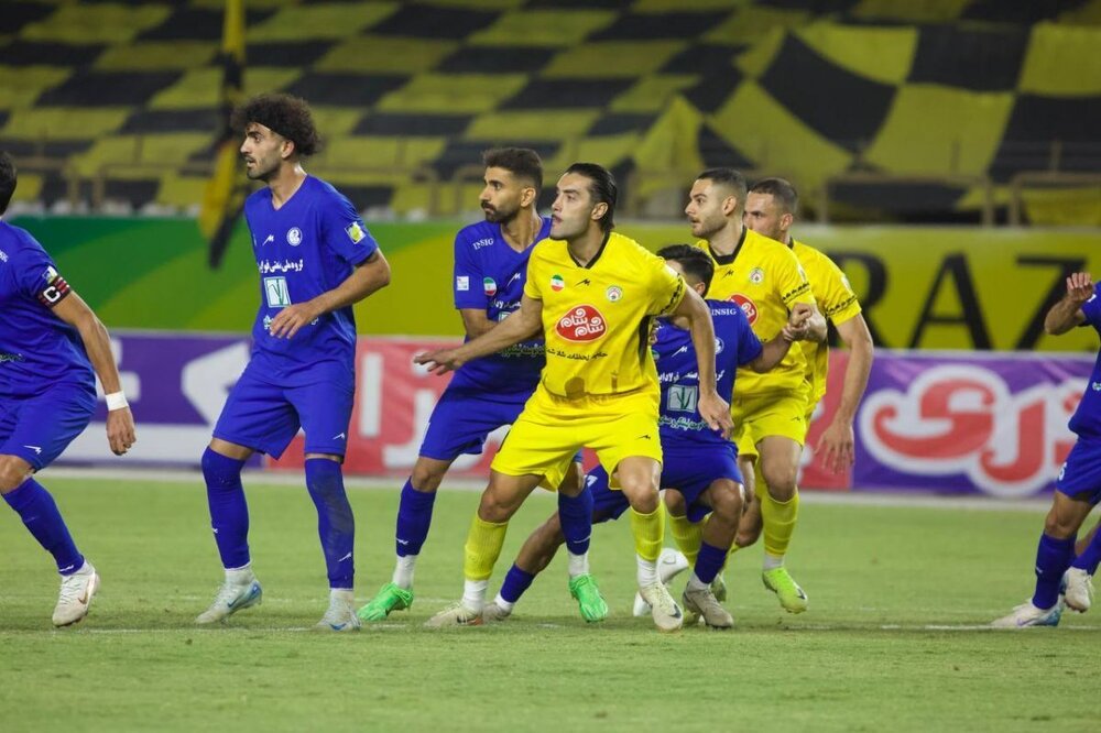 دیدار فجر سپاسی - استقلال در شبکه سه