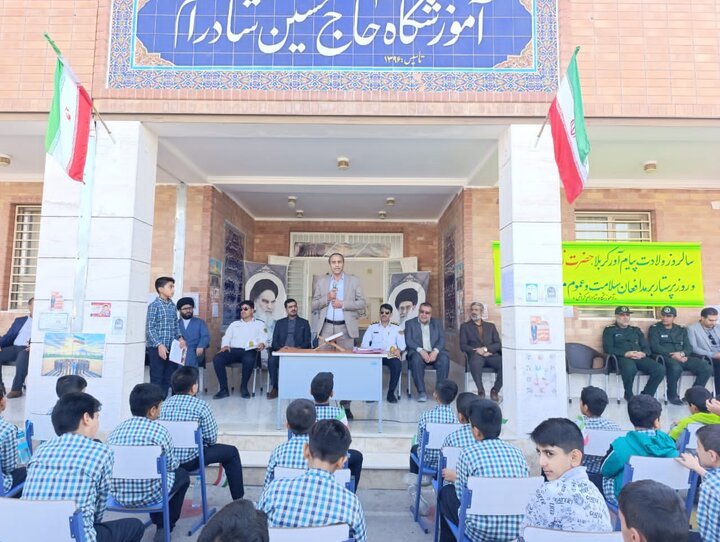 فرماندار گراش: دانش‌آموزان نسبت به پدافند غیرعامل مواظبت بیشتری داشته باشند