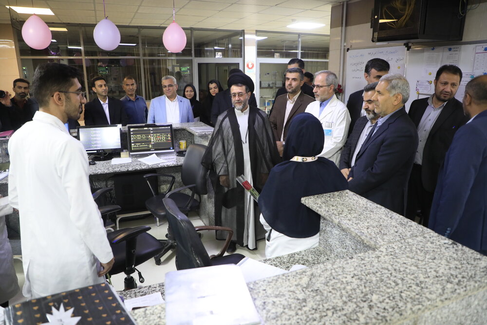 تقدیر رئیس کل دادگستری استان فارس از پرستاران بیمارستان قلب الزهرا(س) شیراز