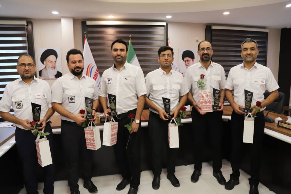 تجلیل از پرستاران درمانگاه منطقه ویژه اقتصادی لامرد در سالروز میلاد حضرت زینب (س)
​​