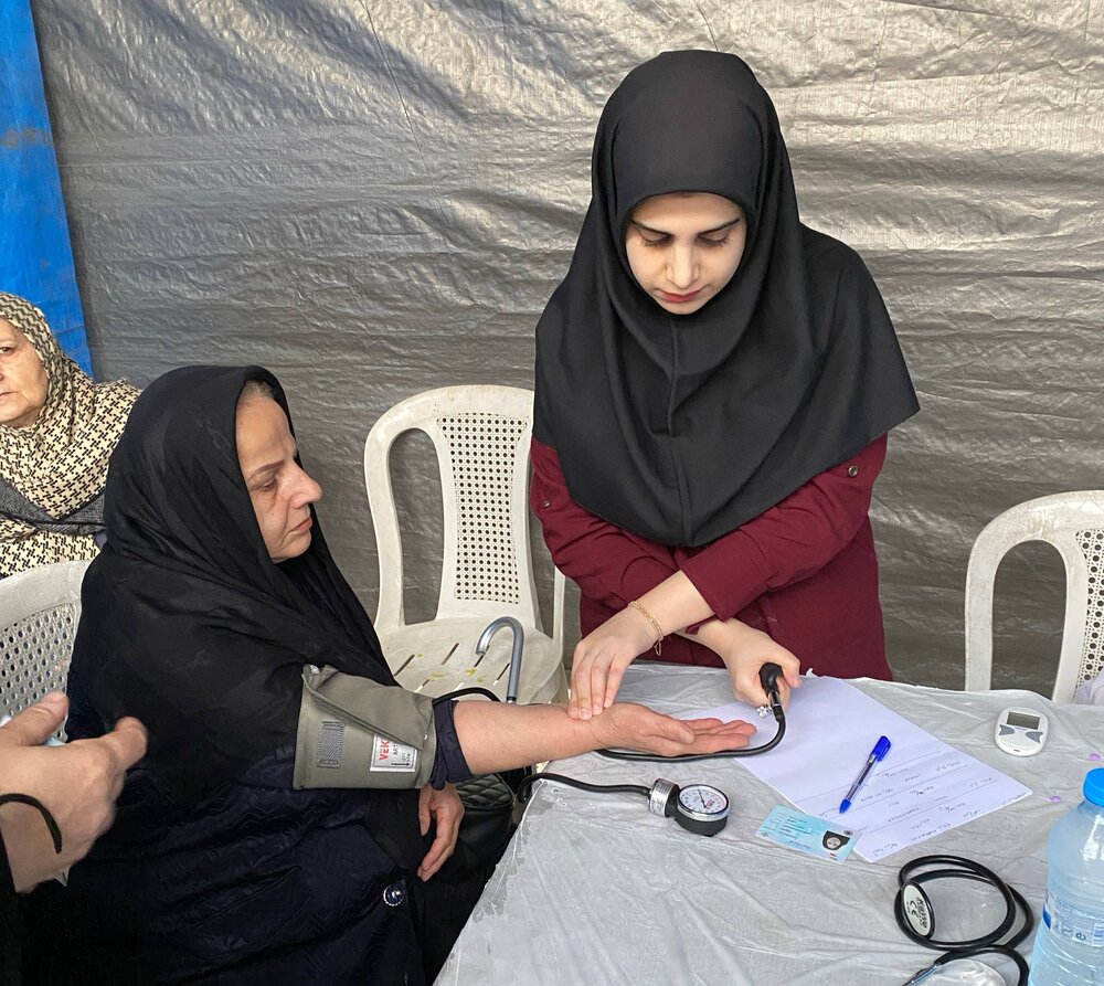 گزارش تصویری/ برگزاری اردوی جهادی سلامت در رشت با هدف ارتقای سلامت عمومی و افزایش آگاهیهای بهداشتی