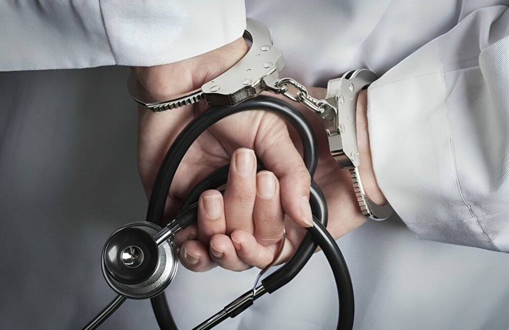 دستگیری زن پزشک‌نما در بندرانزلی هنگام انجام اعمال زیبایی غیرمجاز