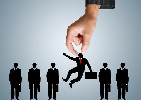 اخراج کارمندان دارای حداقل ۳ فرزند و بانوان باردار یا دارای فرزند شیرخوار ممنوع شد