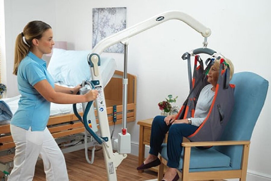 چرا خانوادهها به بالابر بیمار نیاز مبرم دارند؟ | معرفی دلایل اصلی