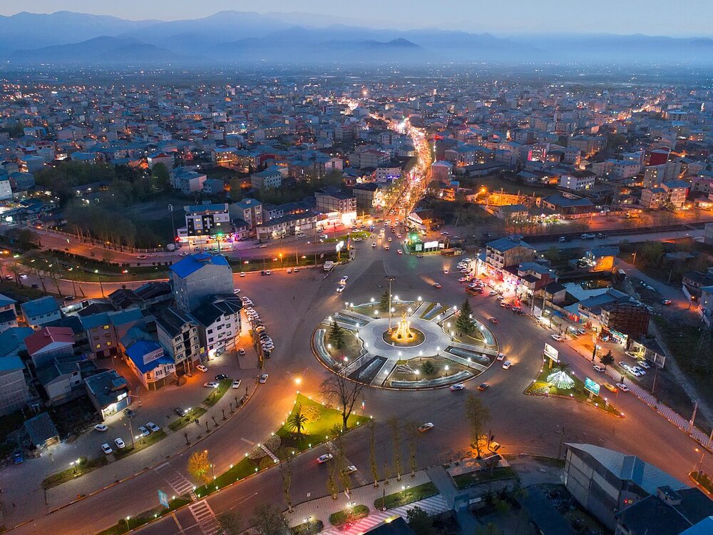 بوی نامطبوع شبانه صومعه‌سرا از سوختن ضایعات بود