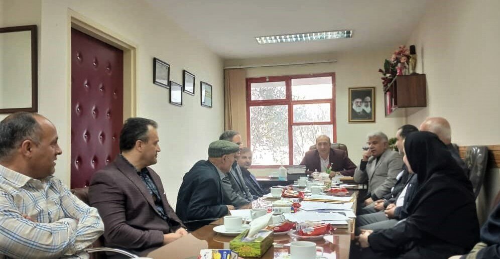 تأکید بر تکمیل پانسیون پزشکان در نشست توسعه سلامت رستم‌آباد