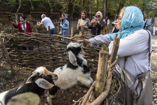 بازدید مقامات روسیه، ترکمنستان و اینفلوئنسرهای قزاقستان از جاذبه‌های مازندران