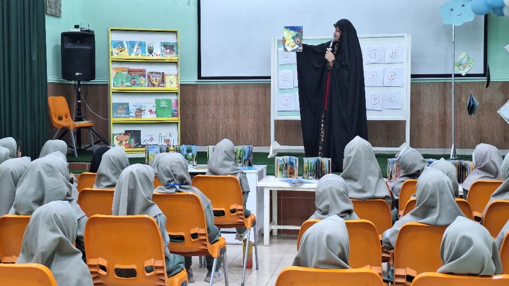 استقبال دانشآموزان از ویژهبرنامههای هفته کتاب در کانون پرورش فکری کودکان مرکز لامرد